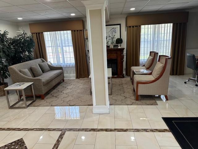 Red Lion Inn & Suites Auburn Buitenkant foto